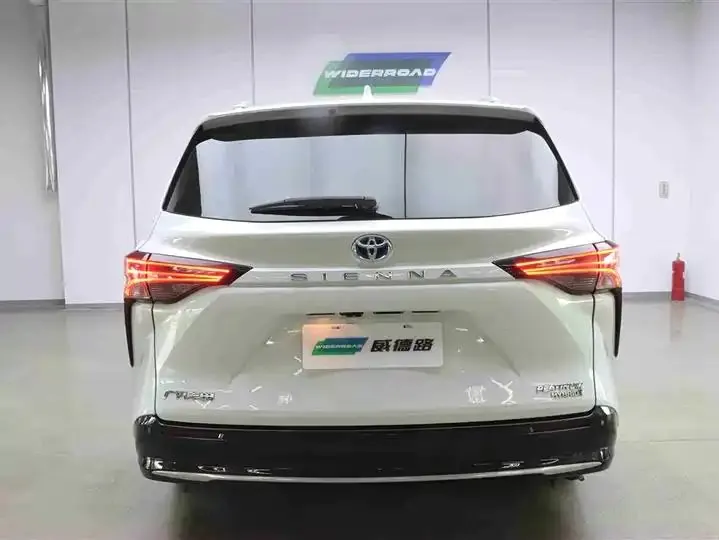 Sana SIENNA 2021 2.5L Hybrid Platinum Edition 5
