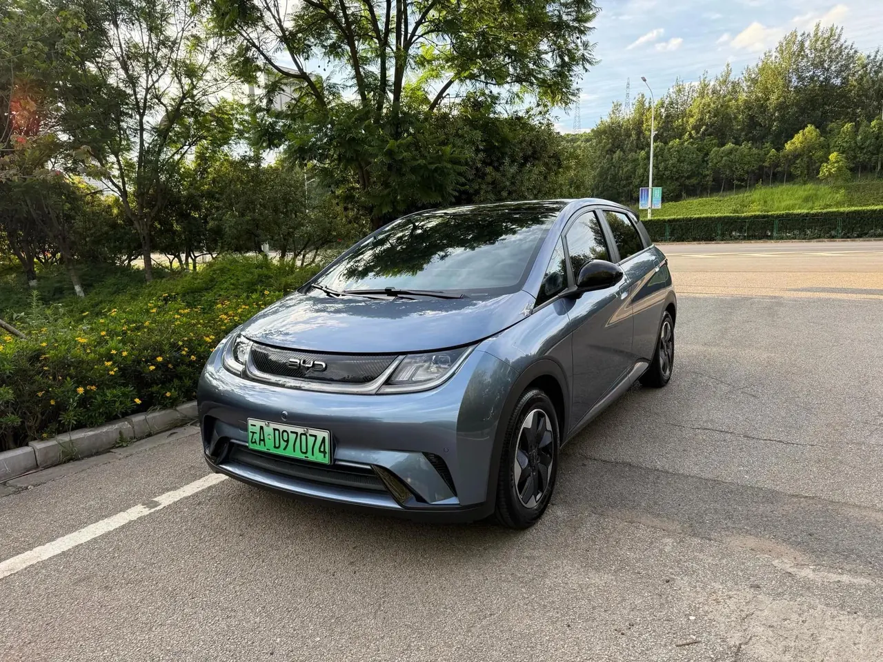 BYD 2023 Dolphin 420km Fashion Edition Automatic - View 1