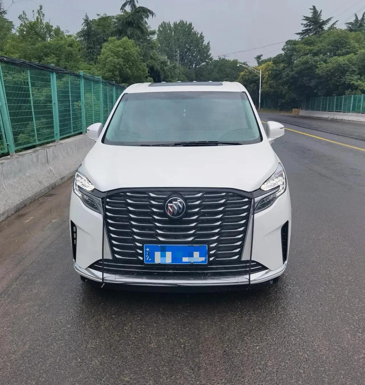 Buick GL8 2023 ES Lu Zun 653T Comfort 2