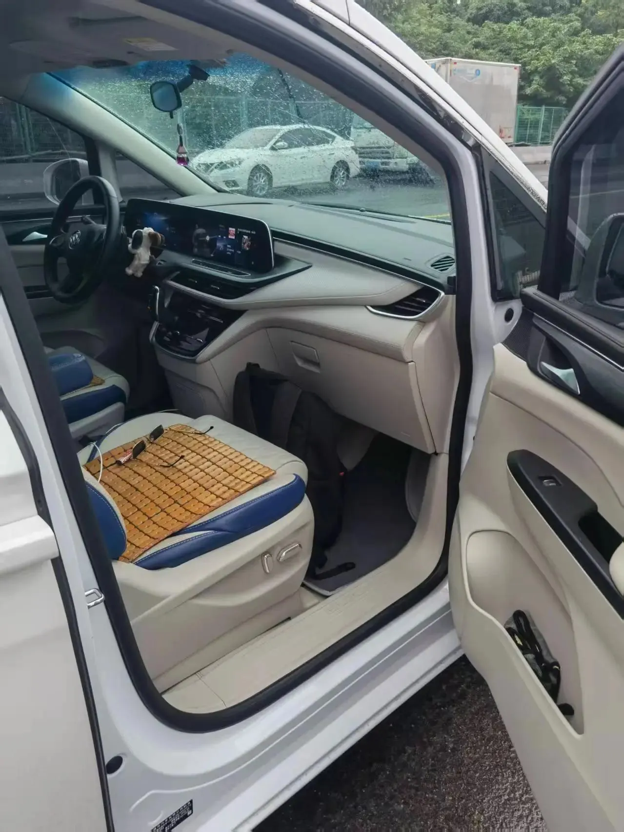 Buick GL8 2023 ES Lu Zun 653T Comfort 8