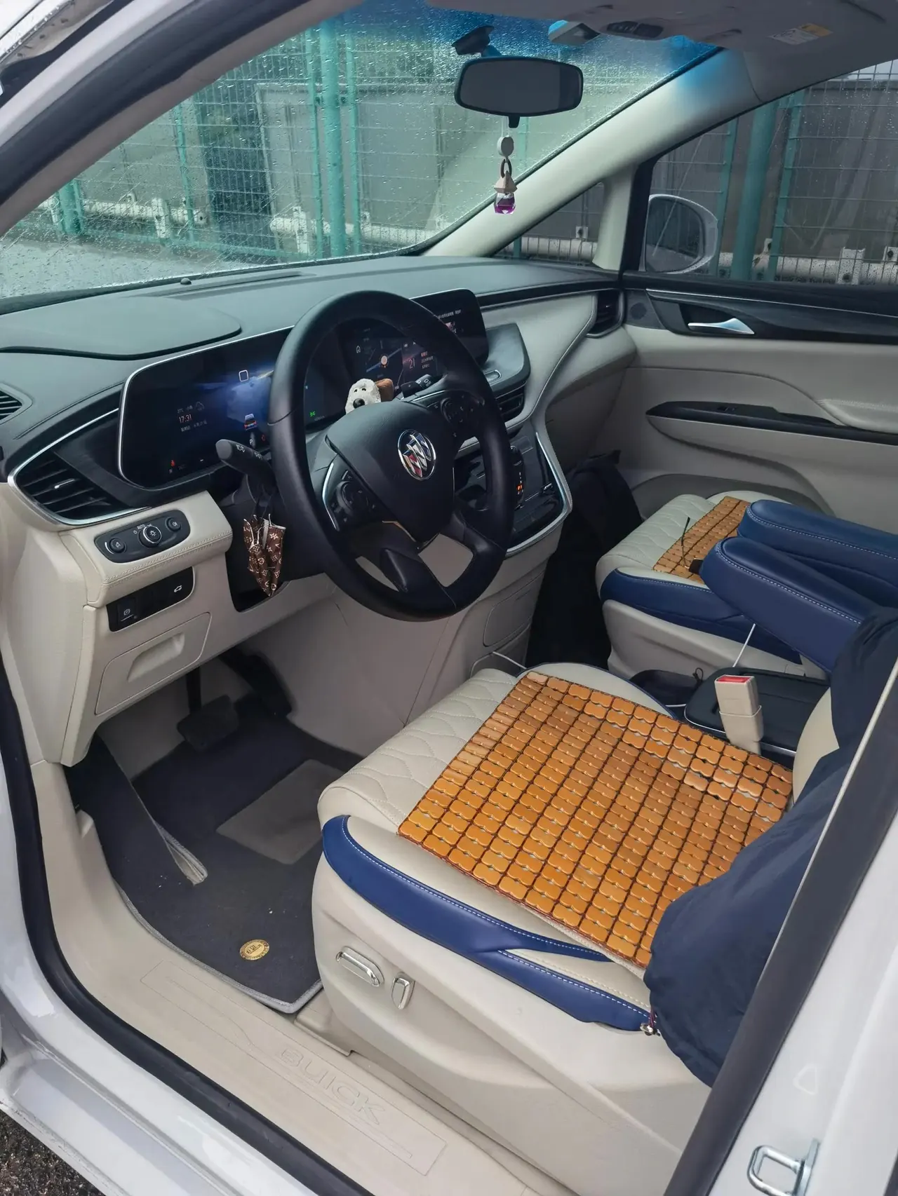Buick GL8 2023 ES Lu Zun 653T Comfort 9