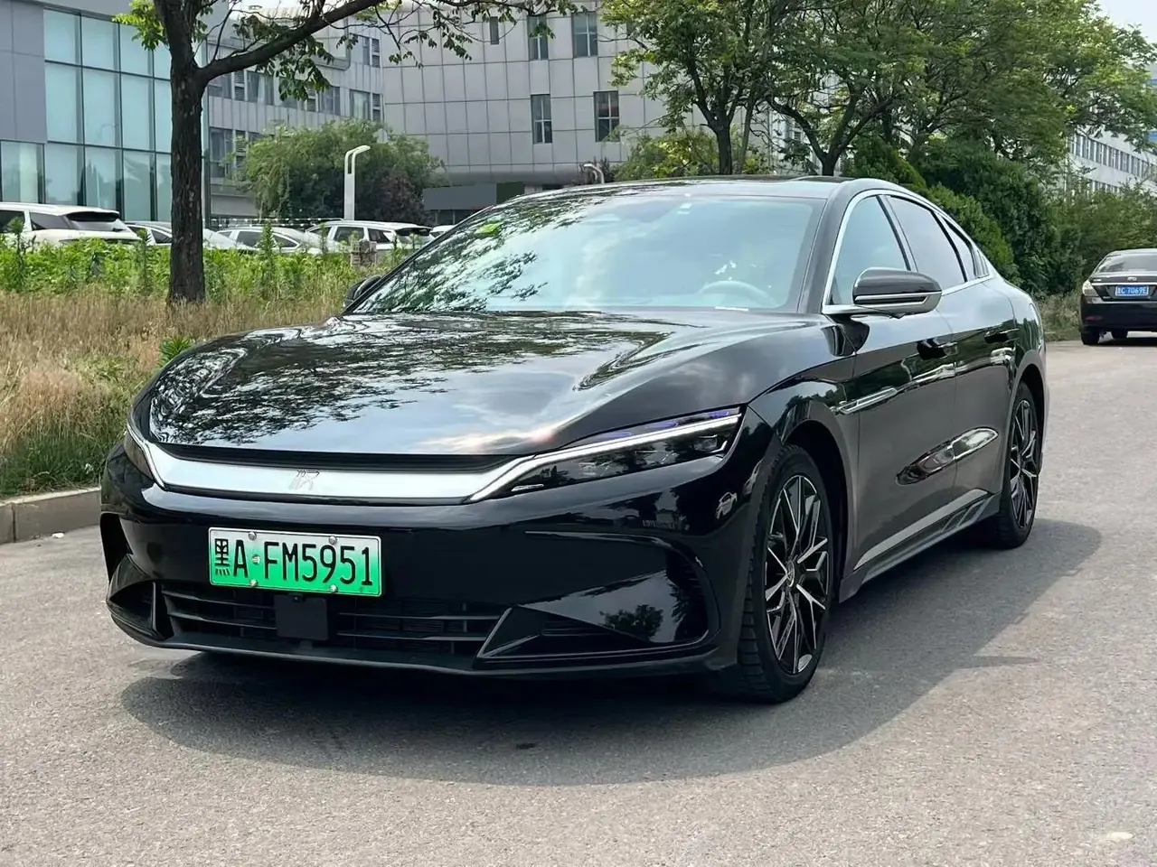 Открыть галерею: BYD 2025 Han DM-i 1.5T Stepless 125KM Honorable Automatic Gear