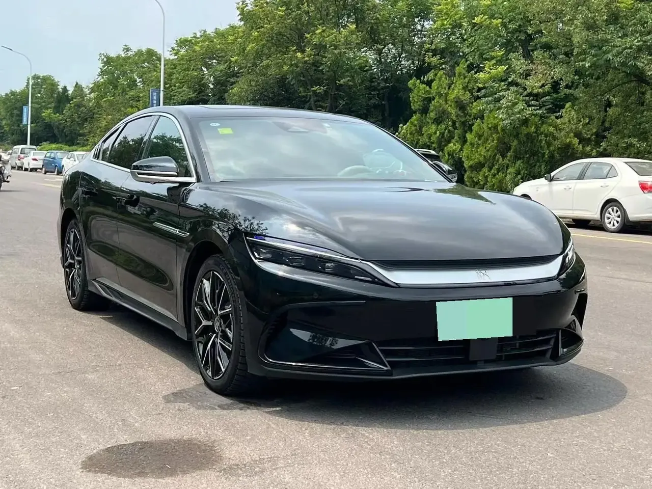 BYD 2025 Han DM-i 1.5T Stepless 125KM Honorable Automatic Gear 3