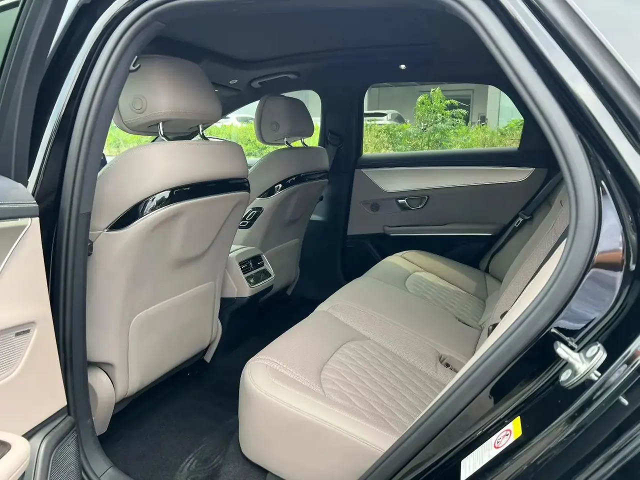 BYD 2025 Han DM-i 1.5T Stepless 125KM Honorable Automatic Gear 6