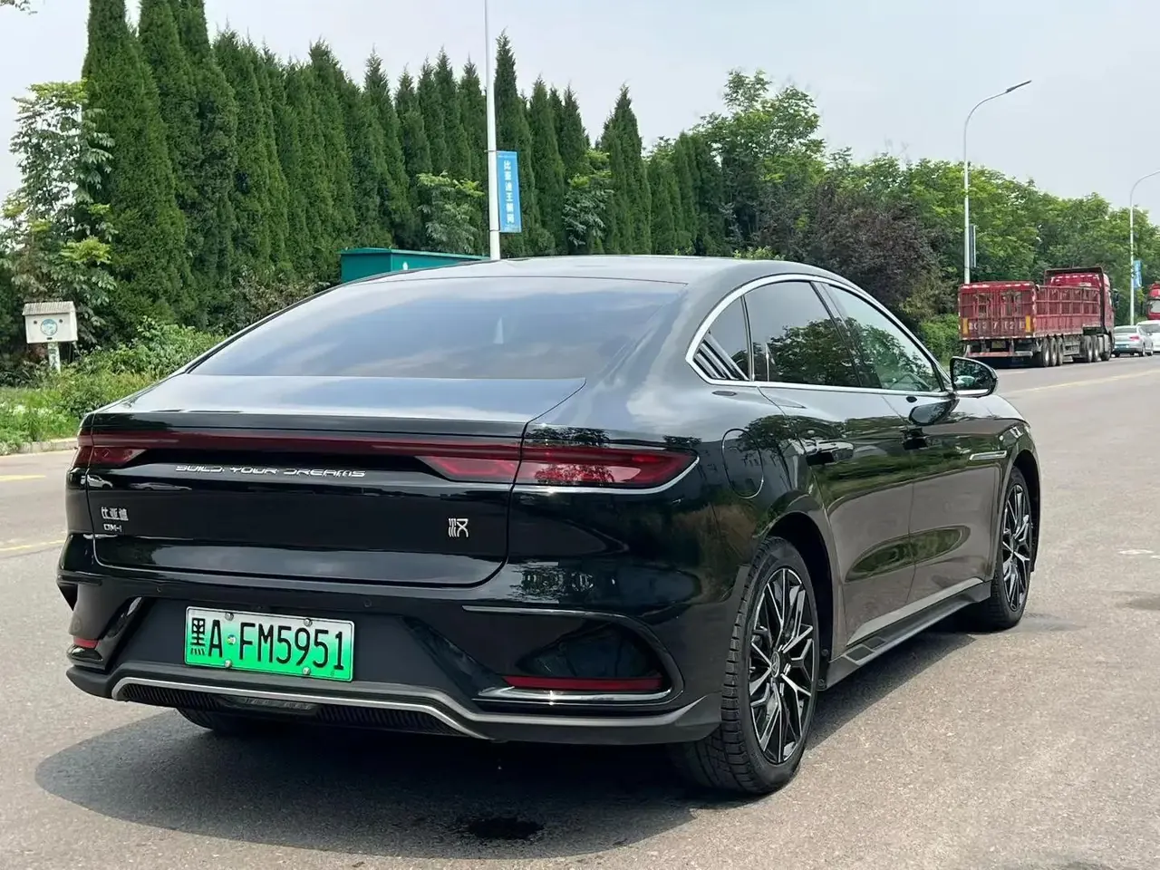 BYD 2025 Han DM-i 1.5T Stepless 125KM Honorable Automatic Gear 8