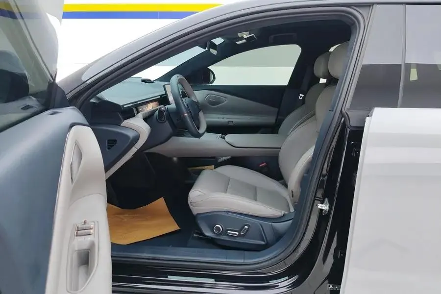 LYNK&amp;CO 2025 LYNK&amp;CO Z10 95kWh 766km Rear Drive Smart Driving Max Automatic Transmission 5