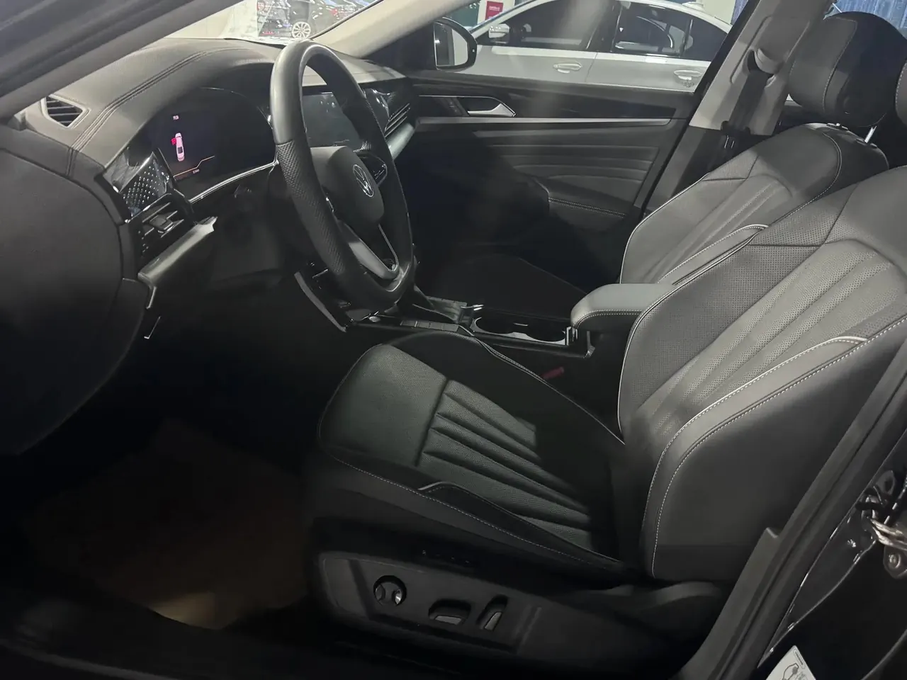 Passat 2023 330TSI Deluxe Edition 3