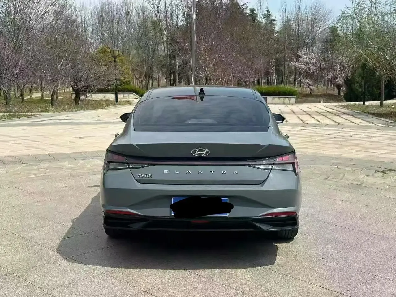 Elantra 2022 1.5L CVT Luxury Edition 3