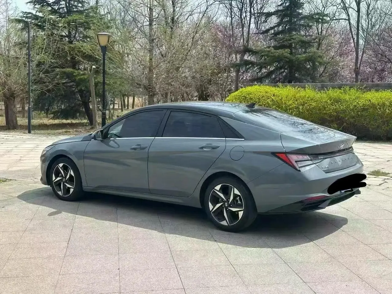 Elantra 2022 1.5L CVT Luxury Edition 4