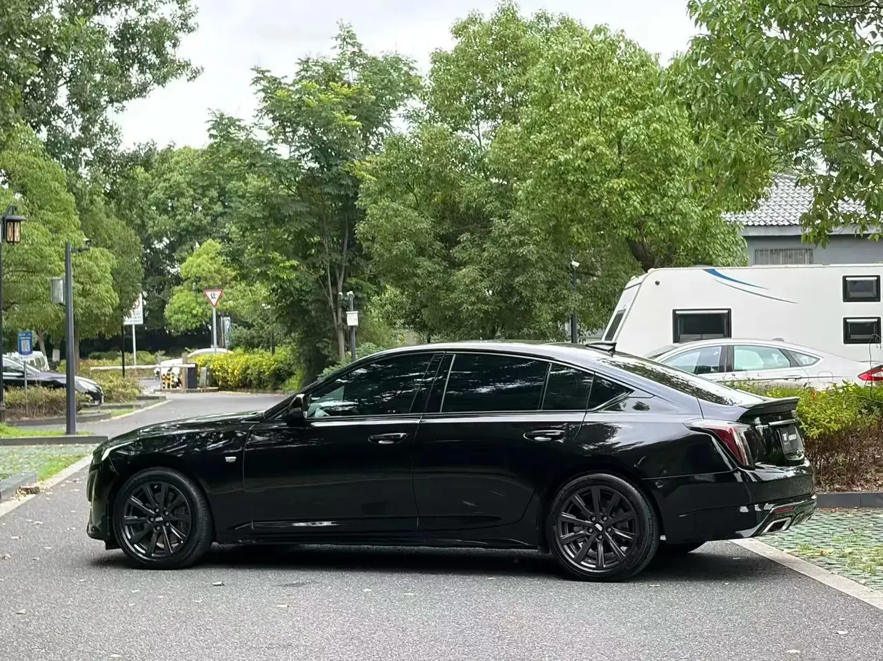 Cadillac CT5 2023 28T Honorable Model 9