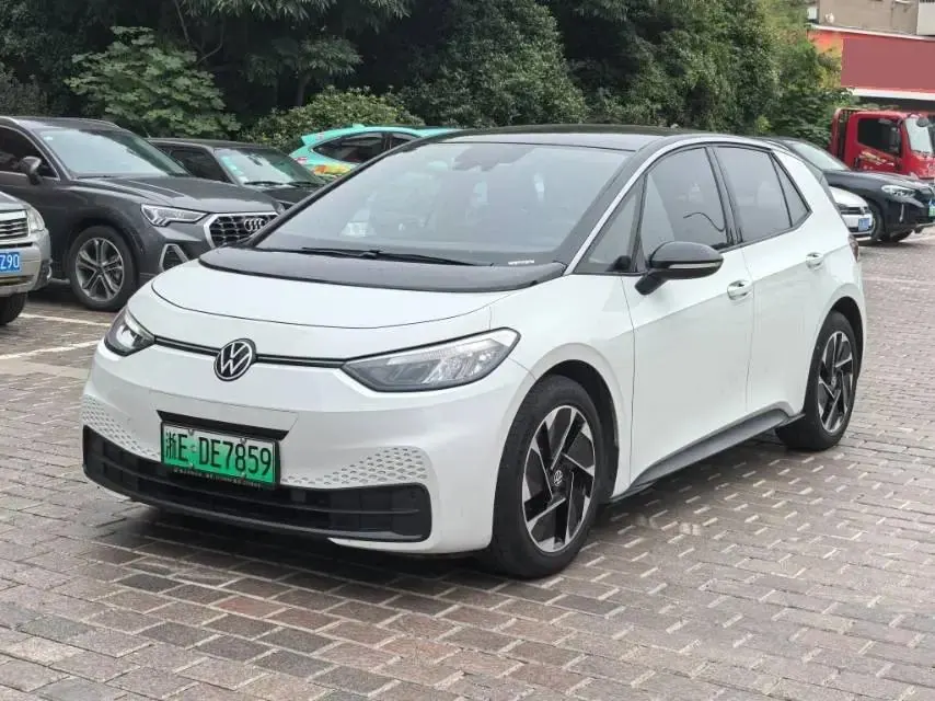 Открыть галерею: Volkswagen 2024 ID. 3 Outstanding Edition Automatic Transmission