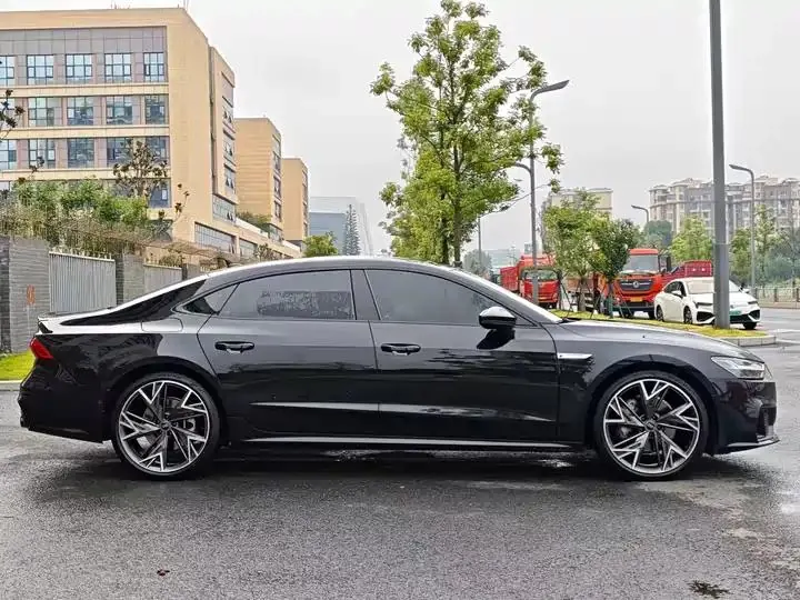 Audi A7L 2023 45 TFSI quattro S-line Black Samurai Edition 3
