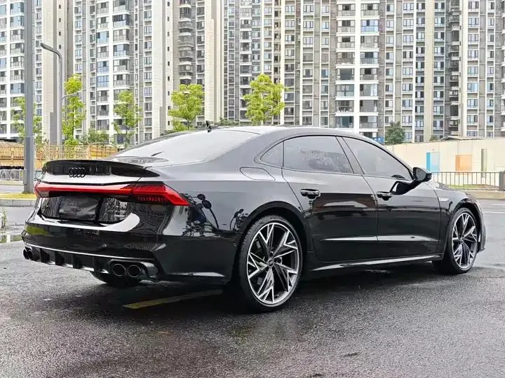 Audi A7L 2023 45 TFSI quattro S-line Black Samurai Edition 4