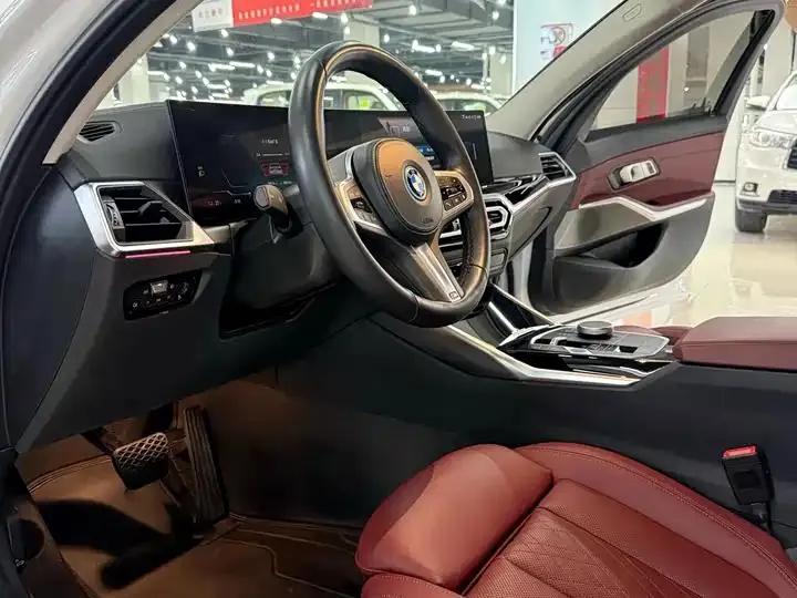BMW i3 2024 eDrive 35 L 7