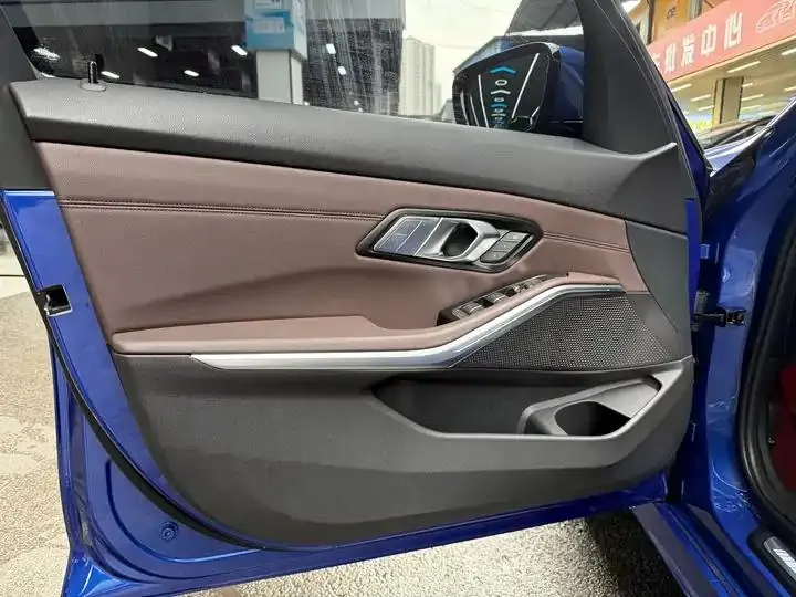 BMW 3 Series 2021 model 325Li M Sport Package 8