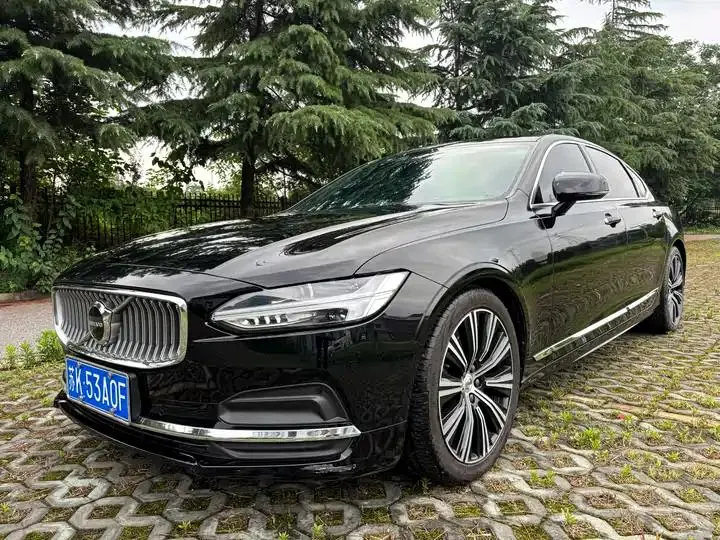 Volvo S90 2022 B5 Zhiyuan Deluxe Edition - View 1