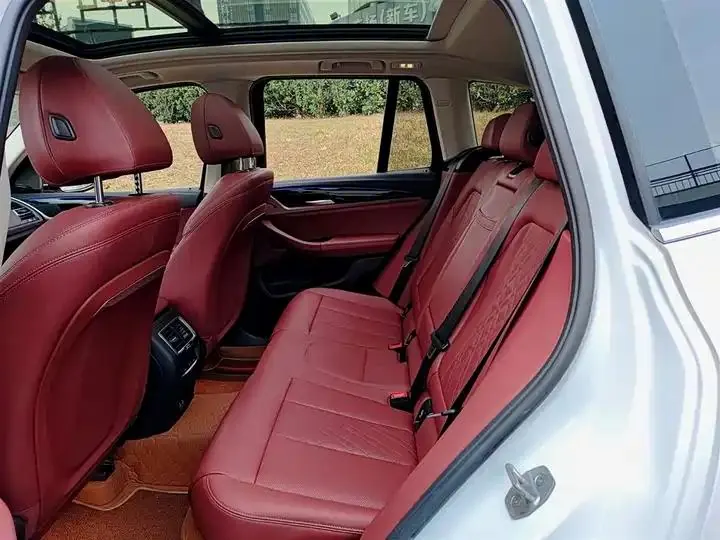 BMW X3 2022 xDrive25i M sports suit 8