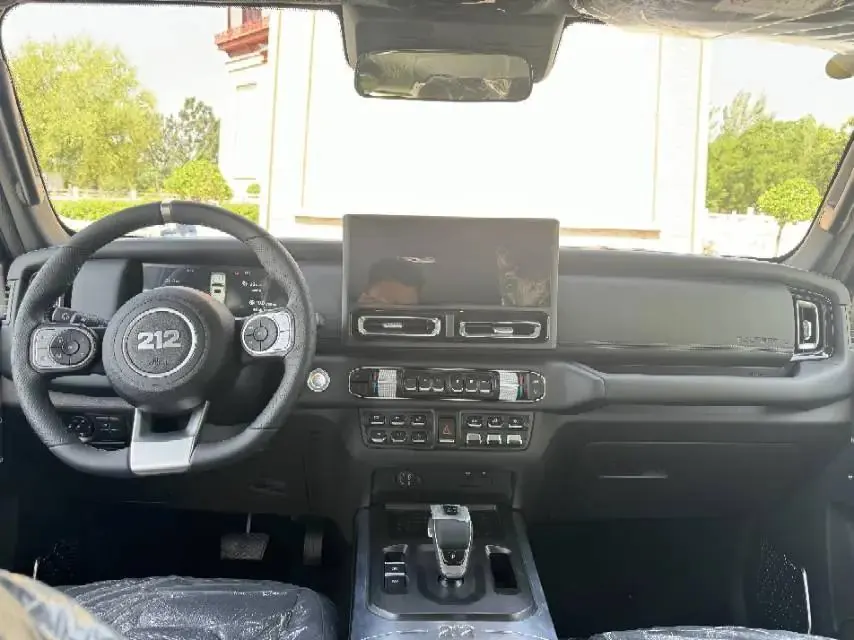 212 2024 T01 2.0T Explorer Automatic 8
