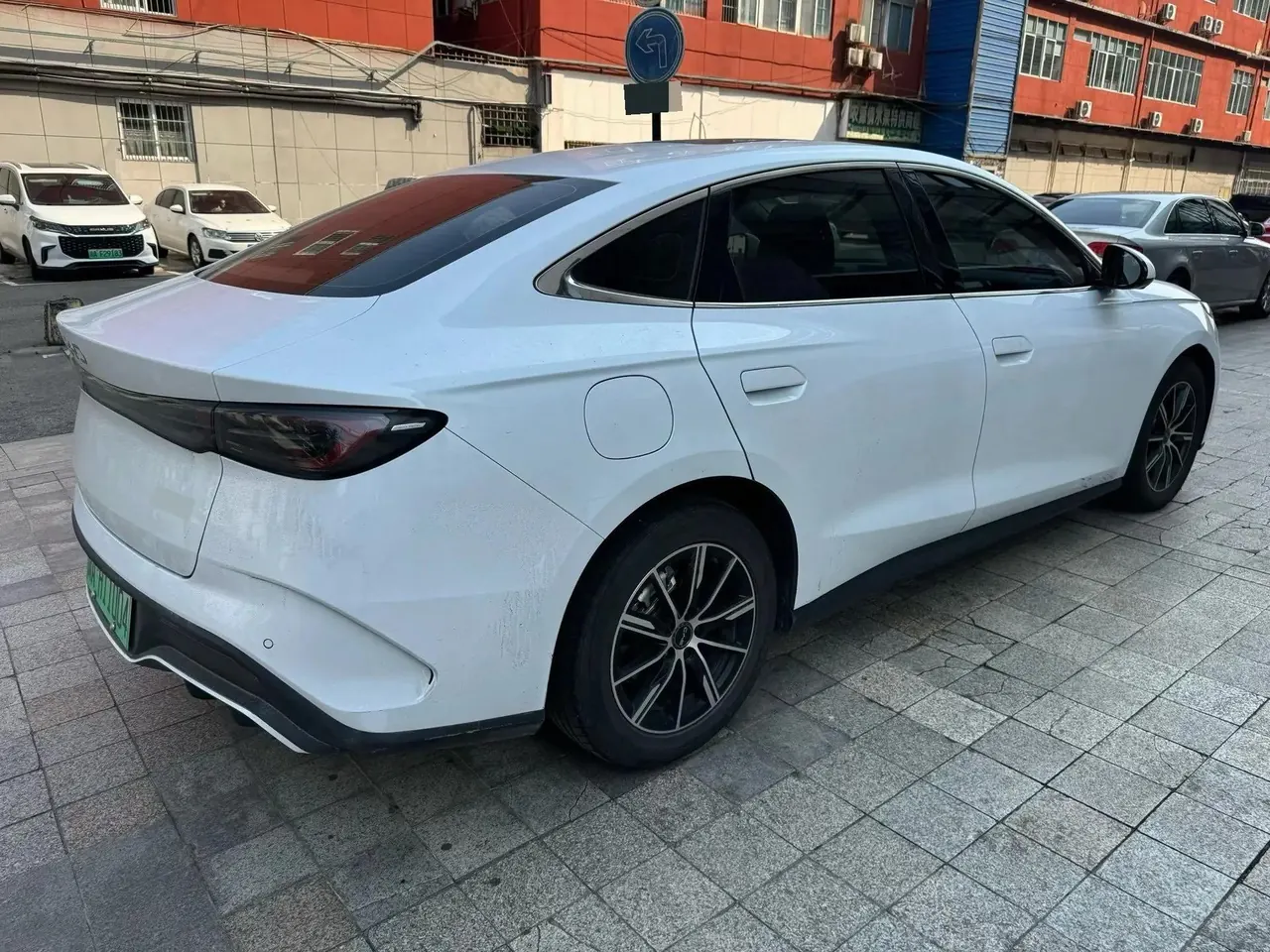 BYD 2023 Qin PLUS DM-i 1.5 stepless champion version excellent 120KM automatic gear 8