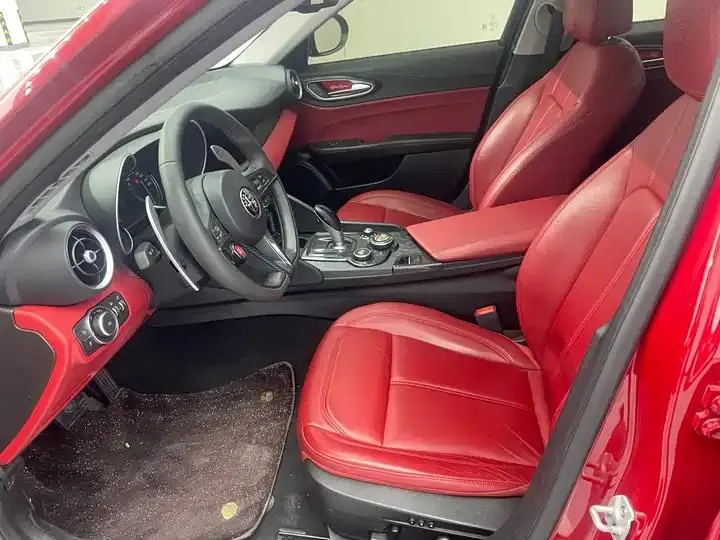 Giulia Juliet 2019 2.0T 280HP Black Package Black Standard Limited Edition 6