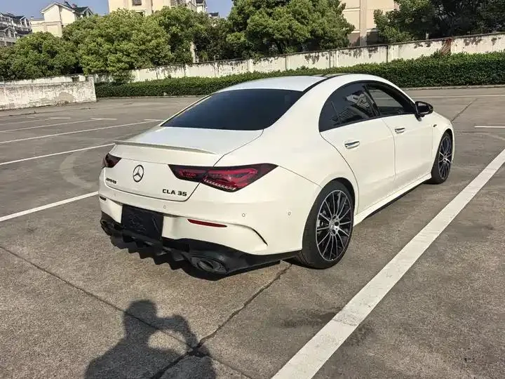 Mercedes Benz CLA AMG 2023 AMG CLA 35 4MATIC 5