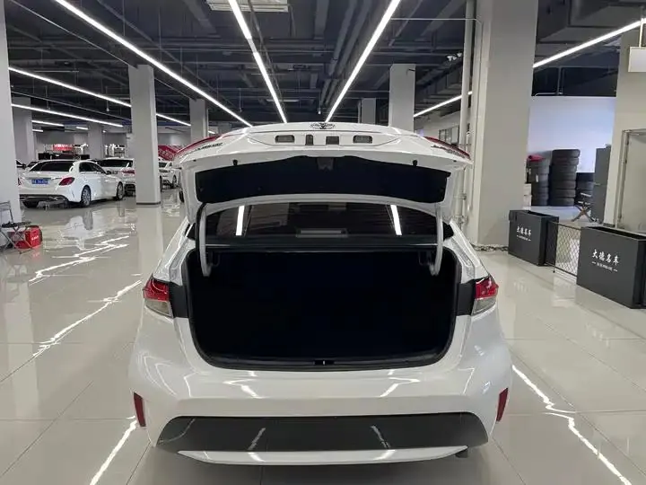 Levin 2022 185T CVT Luxury Edition 10