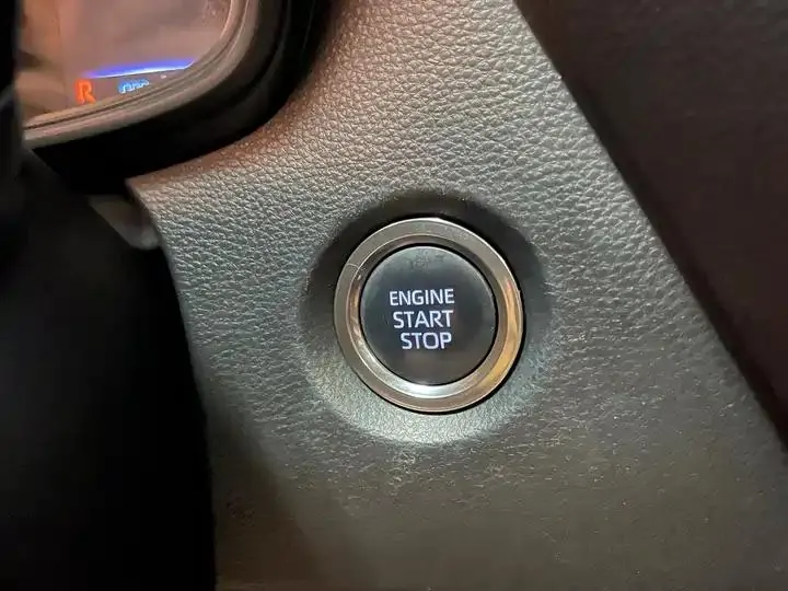 Levin 2022 185T CVT Luxury Edition 19