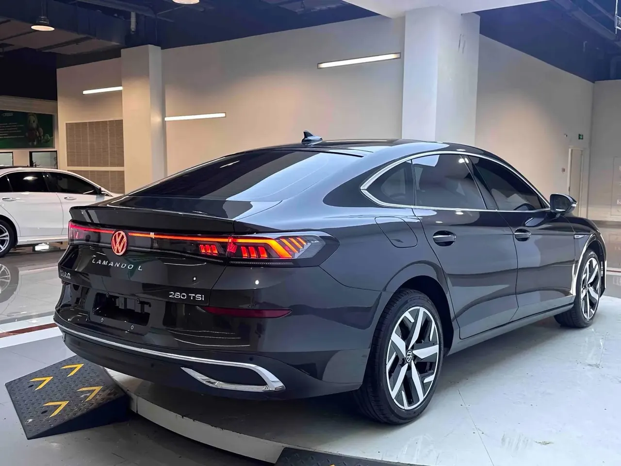 Volkswagen 2024 Lingdu L 1.4TSI 280TSI Spicy Edition Automatic 3