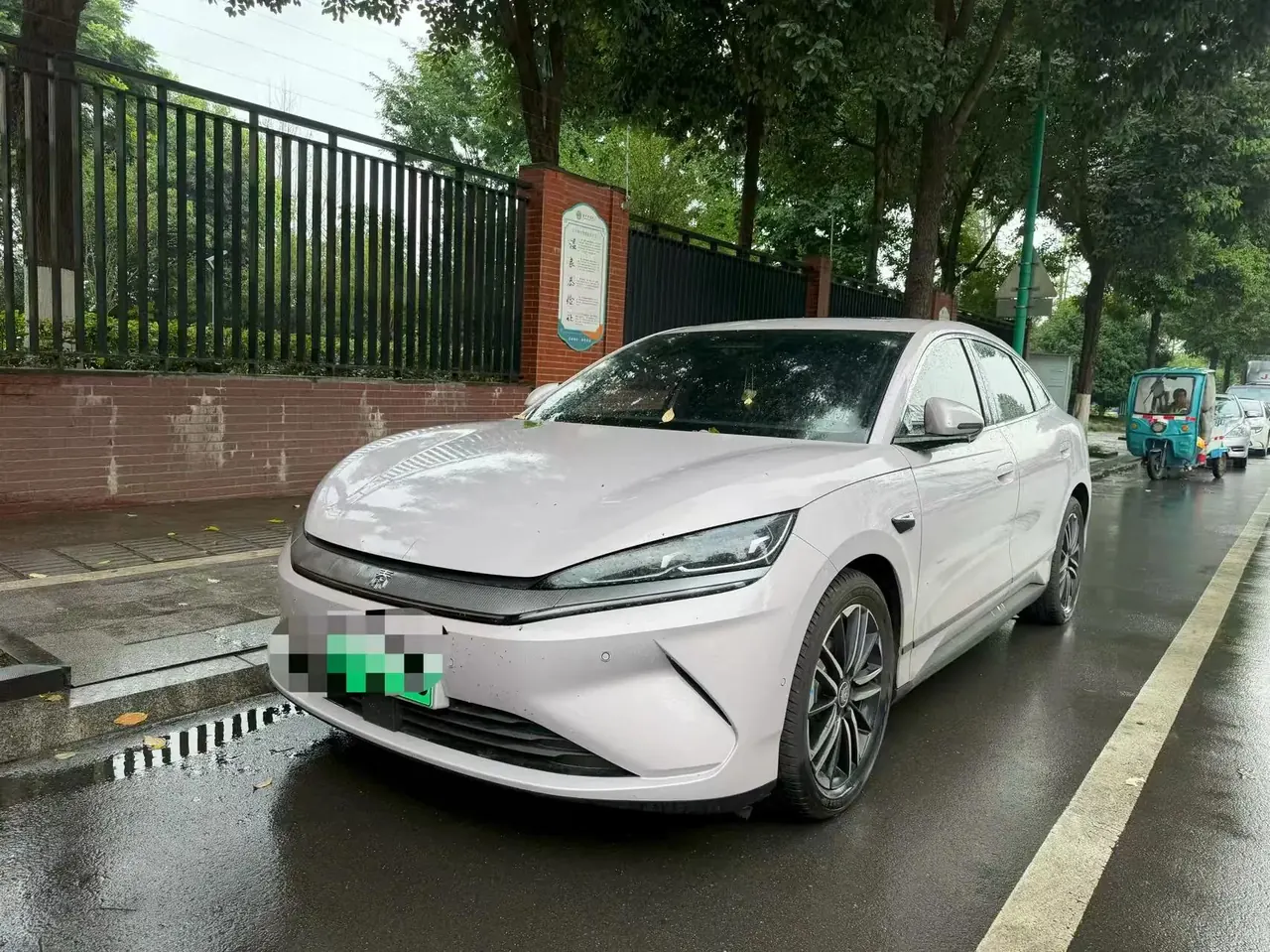 BYD 2025 Qin L EV 545KM cloud chariot type automatic gear - View 1