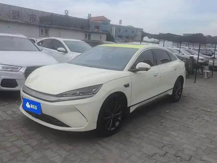 Qin L 2025 EV 545KM Exceed - View 1