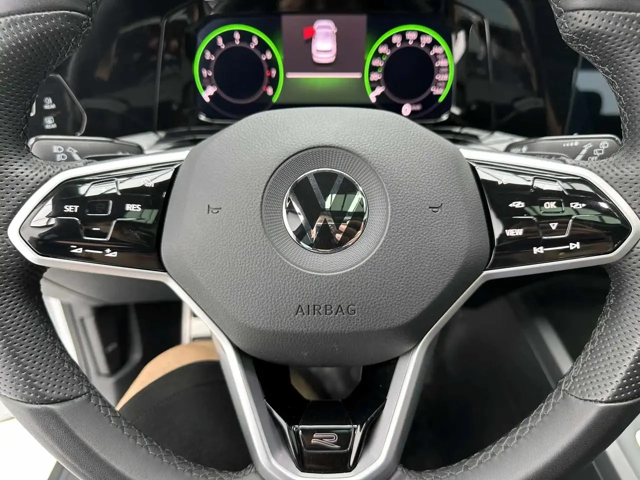 Volkswagen 2023 Golf 8 R-Line 1.4TSI 280TSI Lite Automatic 14