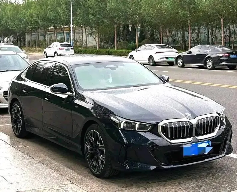 BMW 5 series 2026 530Li 48V 2.0T exclusive m sports suit automatic gear 2