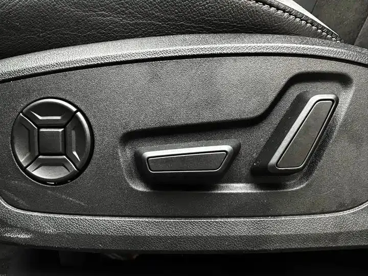 Audi Q3 2021 model 35 TFSI Fashion Dynamic Edition 12