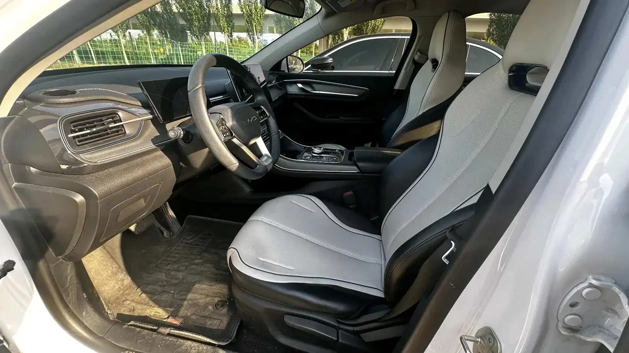 BYD 2023 destroyer 05 DM-i 1.5 stepless 120KM champion luxury automatic gear 2