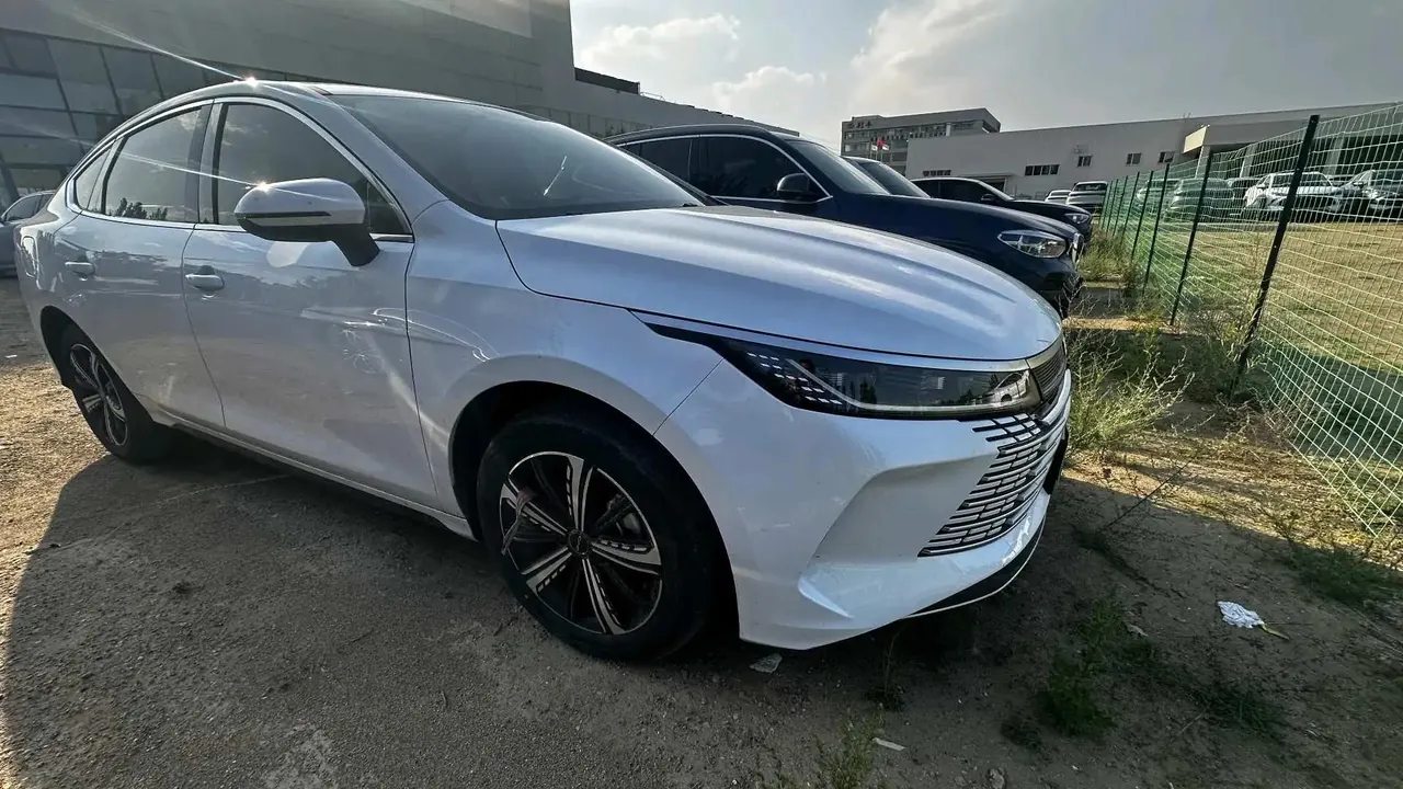 BYD 2023 destroyer 05 DM-i 1.5 stepless 120KM champion luxury automatic gear 4