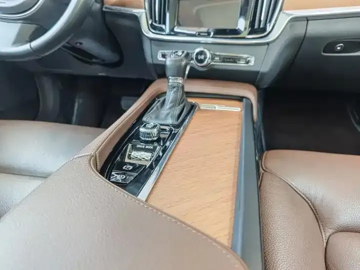 Volvo S90 2020 T5 Zhiyi Deluxe Edition 21