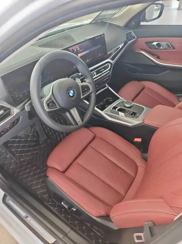 BMW 3 Series 2024 model 325Li 2.0T M Sport Night Edition automatic transmission 2