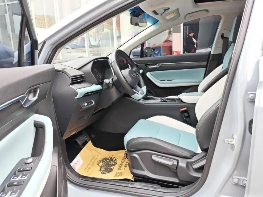 Emgrand S 2022 1.4T CVT Crossover Player Edition 5
