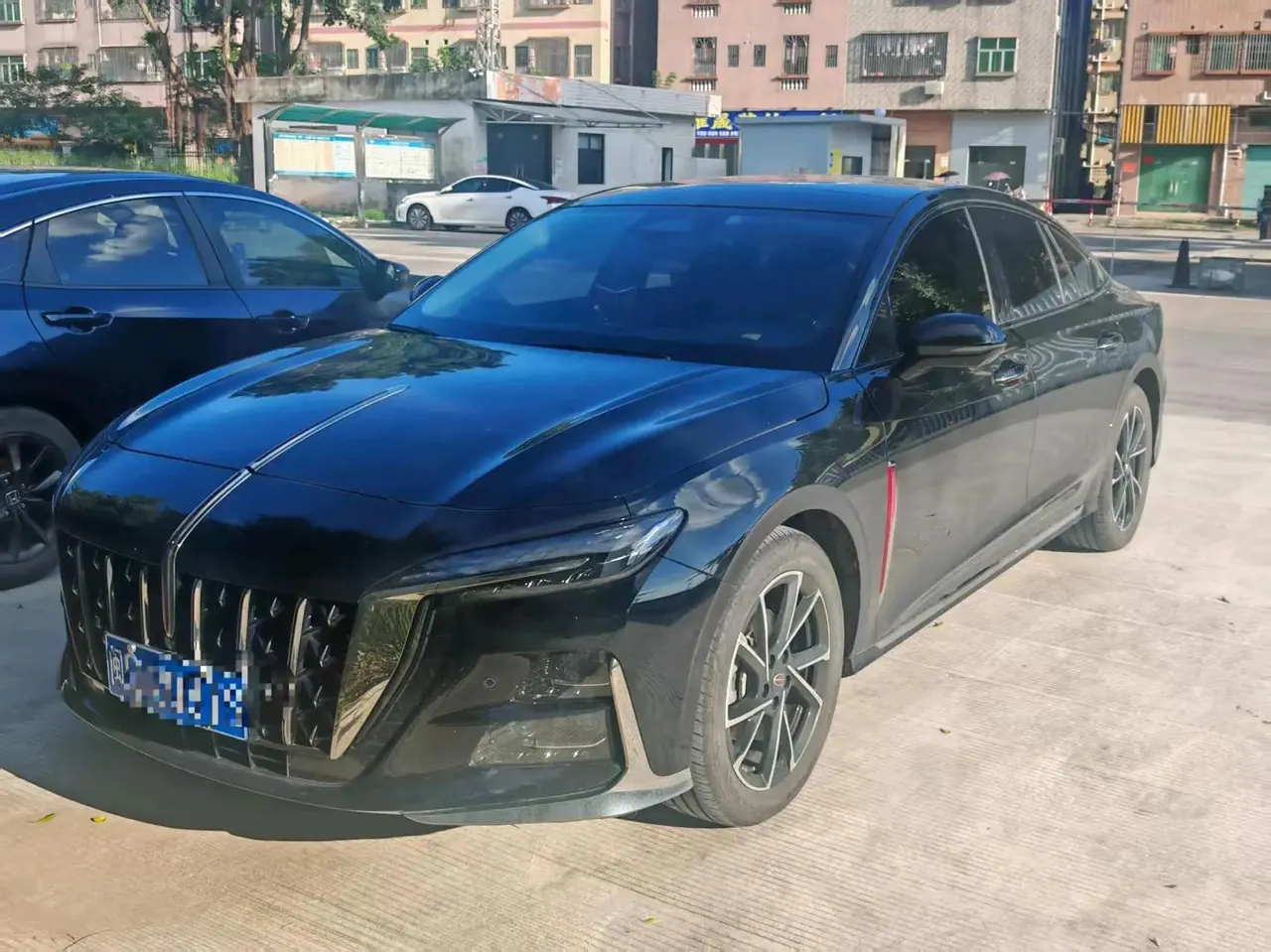 Open image lightbox: HongQi H6 2024 2.0T to the United States Edition