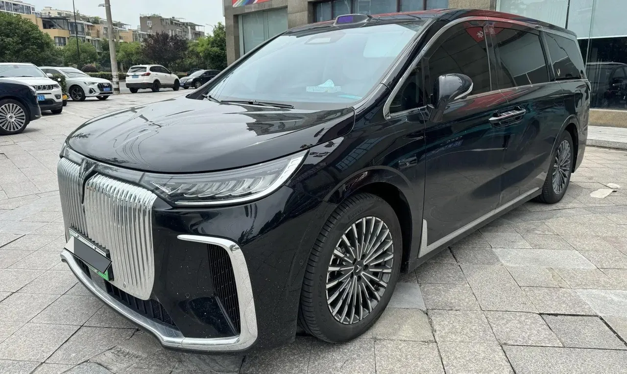 Voyah 2025 dreamers PHEV 1.5T four-wheel drive flagship dry Kun version automatic gear - View 1