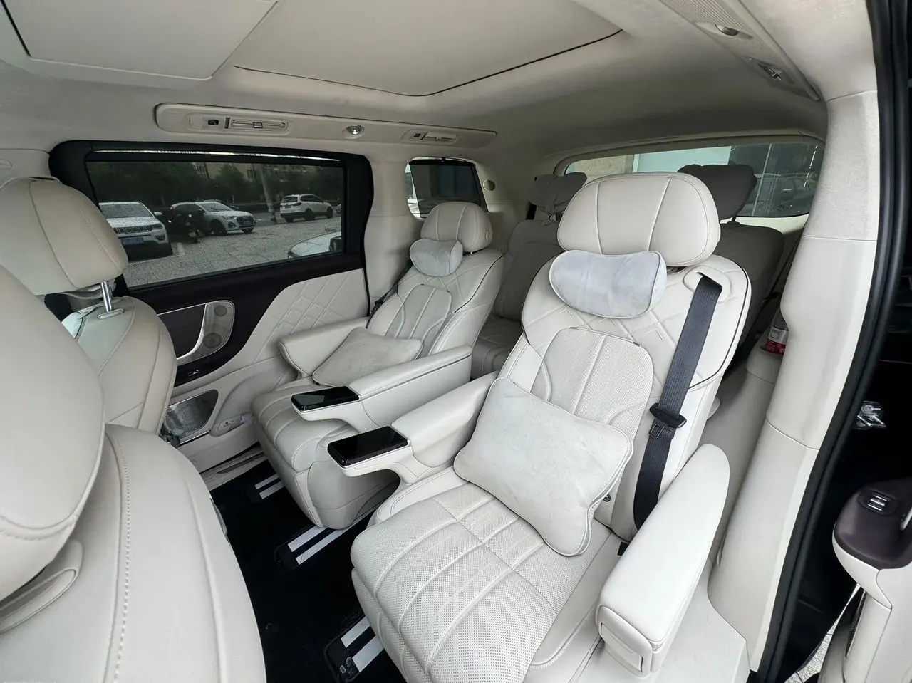 Voyah 2025 dreamers PHEV 1.5T four-wheel drive flagship dry Kun version automatic gear 3
