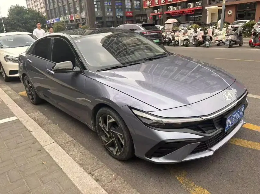 Elantra 2023 1.5L CVT TOP Ultimate Edition 3