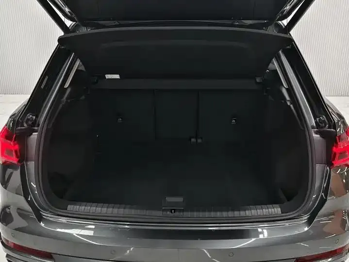 Audi Q3 2022 35 TFSI Enterprising Dynamic 8