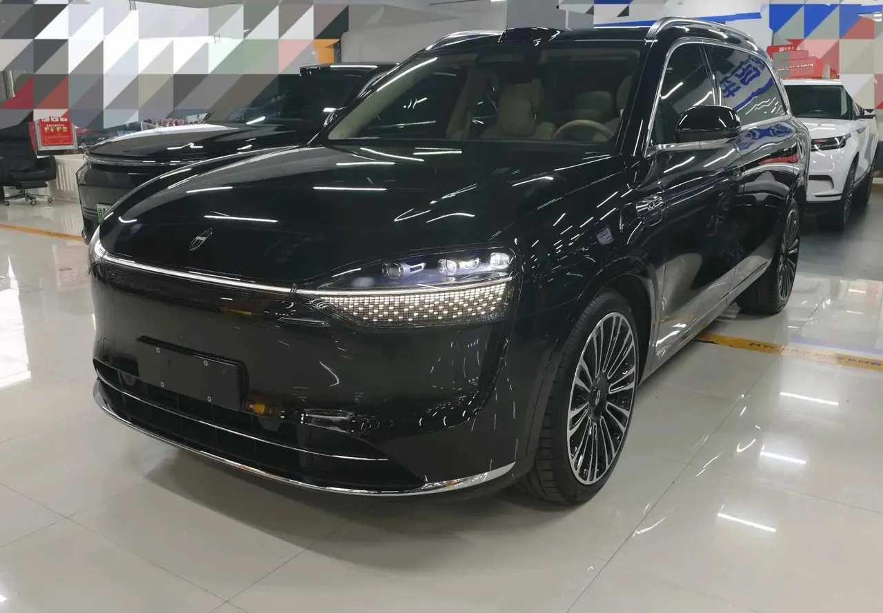 AITO M9 2024 Range-Extended Ultra Version 52kWh - View 1