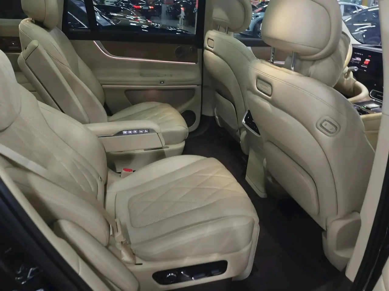 AITO M9 2024 Range-Extended Ultra Version 52kWh 9