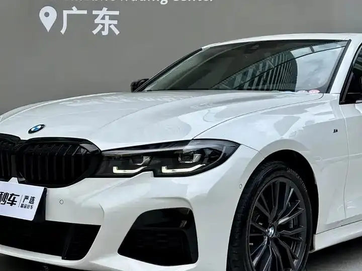 BMW 3 Series 2022 325i M Sports Night Suit 18