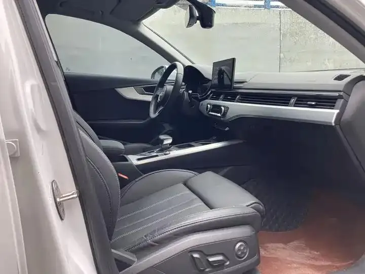 Audi A4L 2020 model 40 TFSI Luxury Dynamic Edition 9