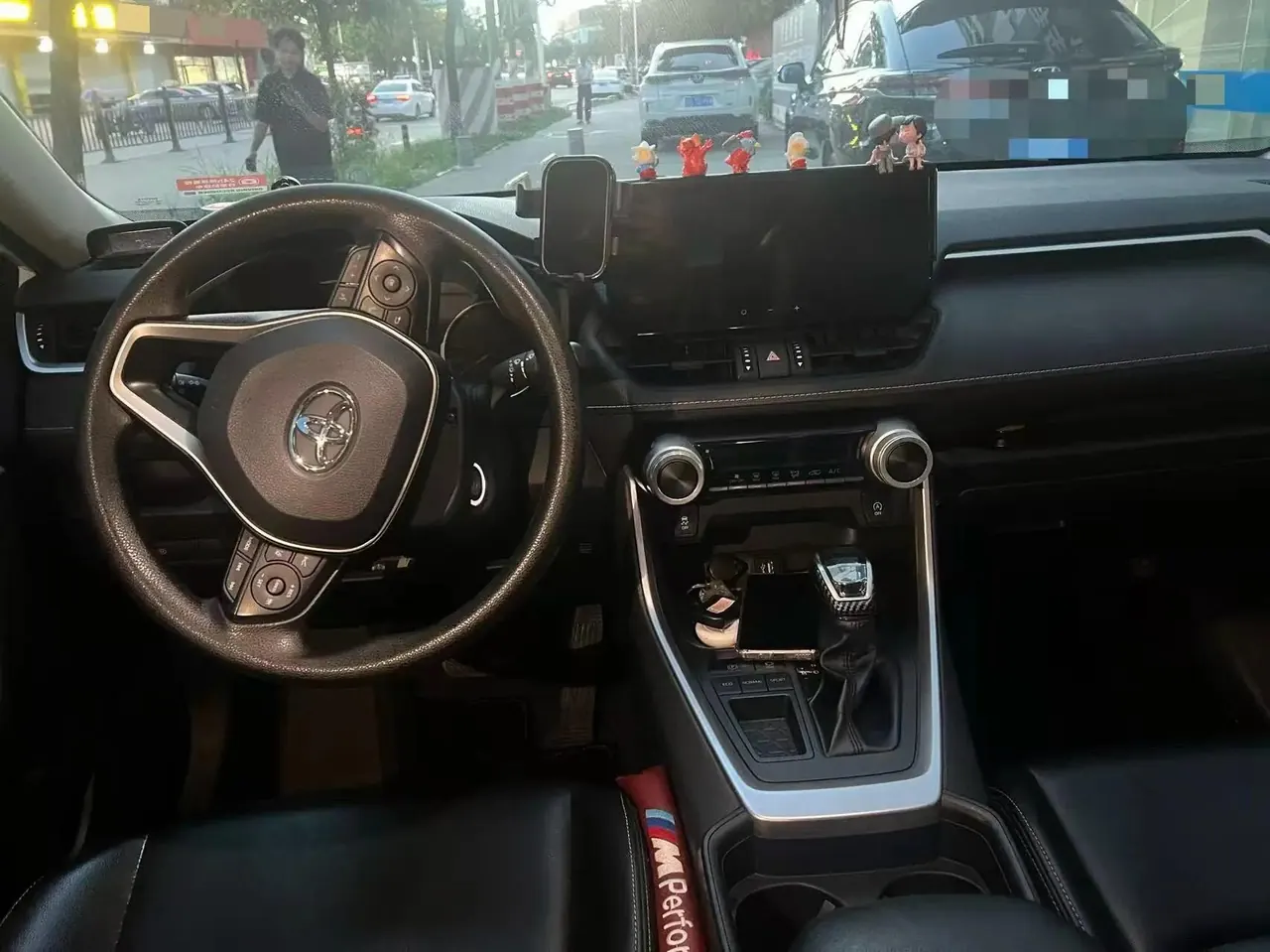 Toyota 2023 RAV4 Rongbo 2.0 Stepless Two-Drive City Edition Automatic Gear 4