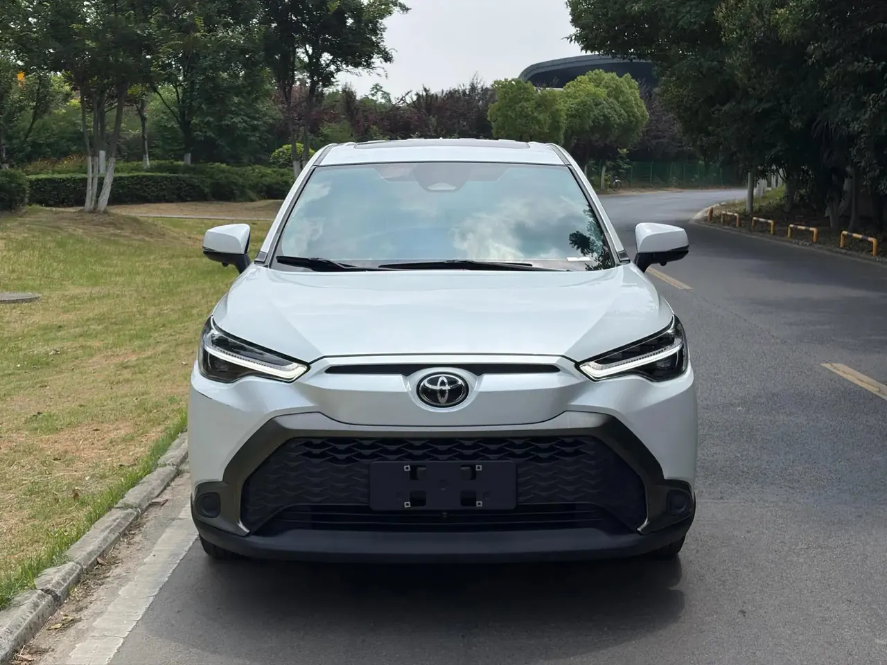 Toyota 2024 Frontlander 2.0 CVT Luxury Edition Automatic 2