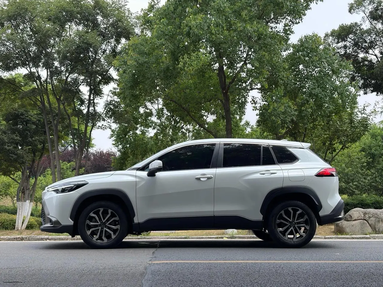 Toyota 2024 Frontlander 2.0 CVT Luxury Edition Automatic 8